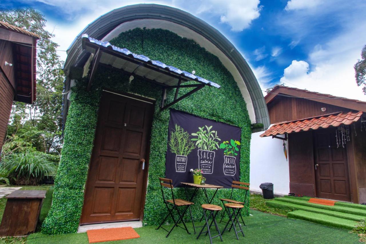 Genting Greenwoods Tiny Houses & Events Hall Гентинг Хайлендс Екстериор снимка